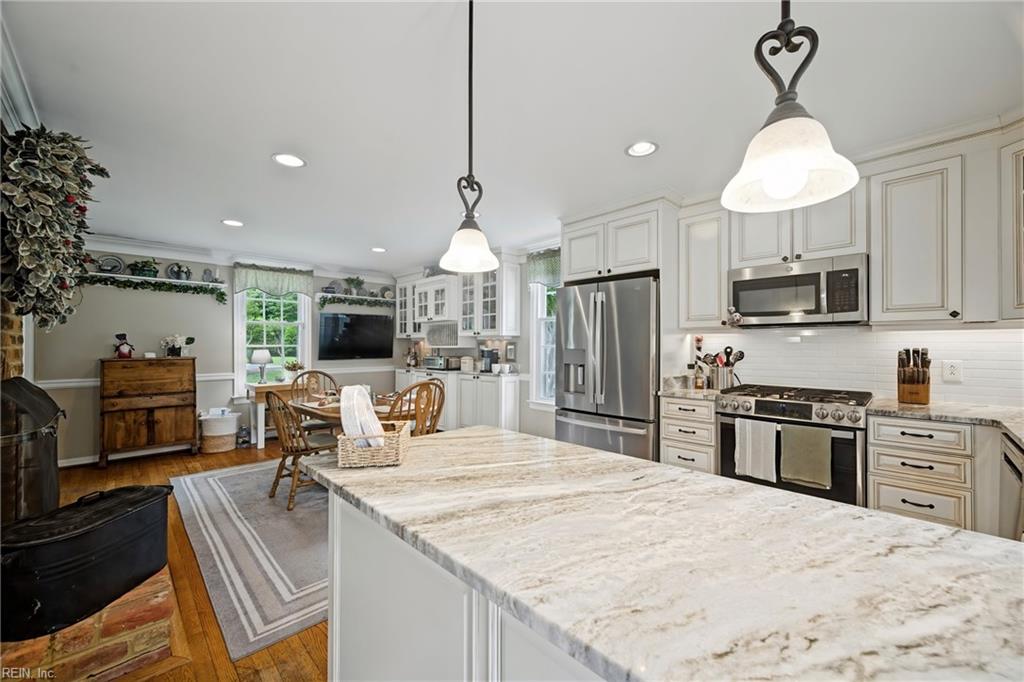 423 Weston Road Yorktown VA 23692