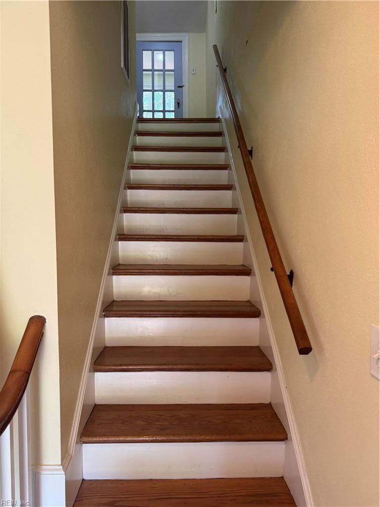 264 James River Drive Newport News VA 23601