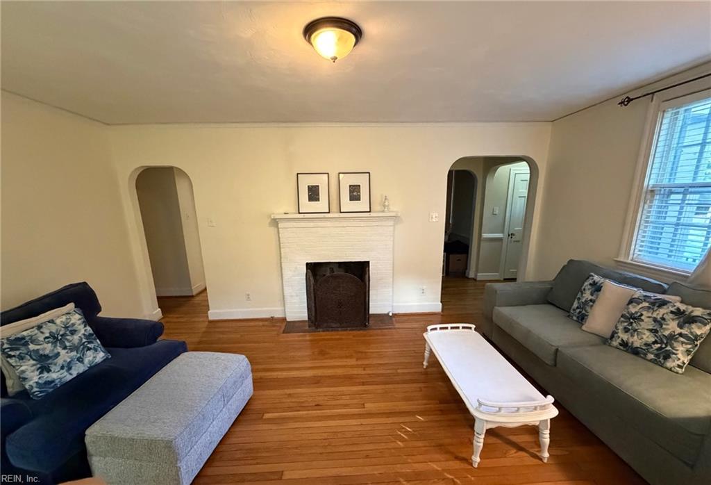 264 James River Drive Newport News VA 23601