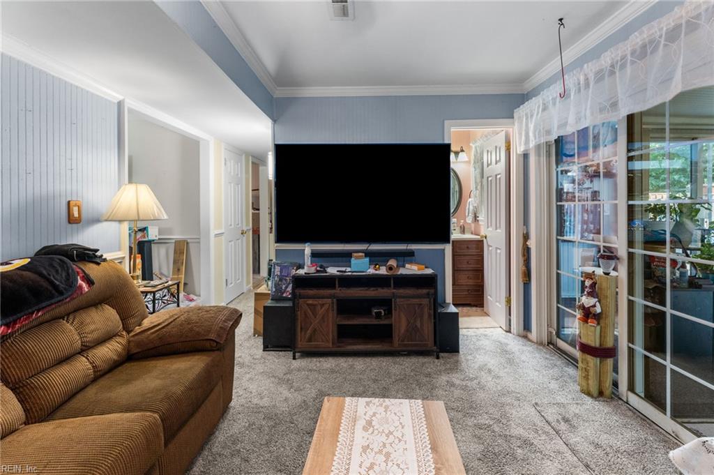 318 Williamsburg Court Newport News VA 23606