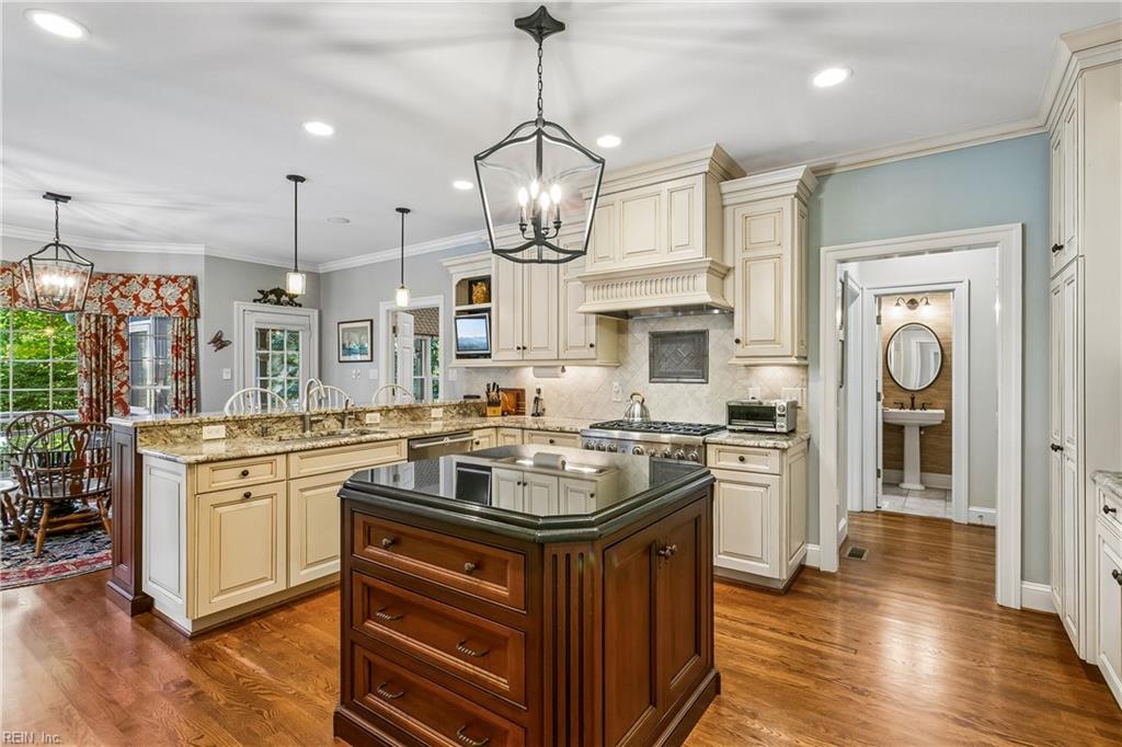 100 Eastbury Williamsburg VA 23188