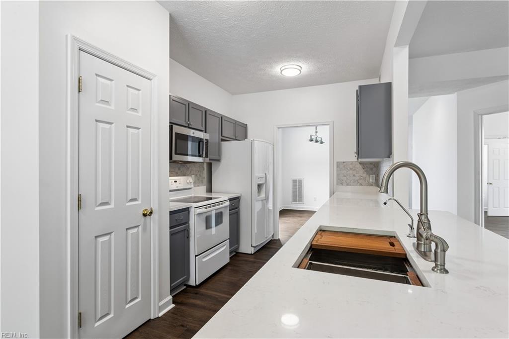 125 Brightwood Terrace Yorktown VA 23690