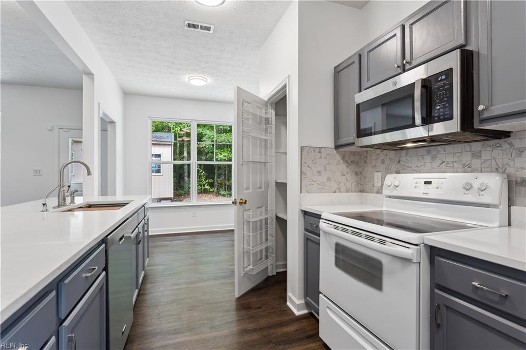 125 Brightwood Terrace Yorktown VA 23690