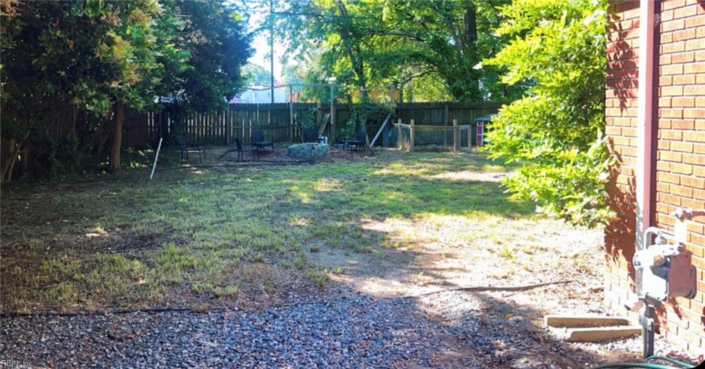 11 Greenwood Road Newport News VA 23601