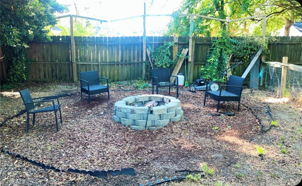 11 Greenwood Road Newport News VA 23601