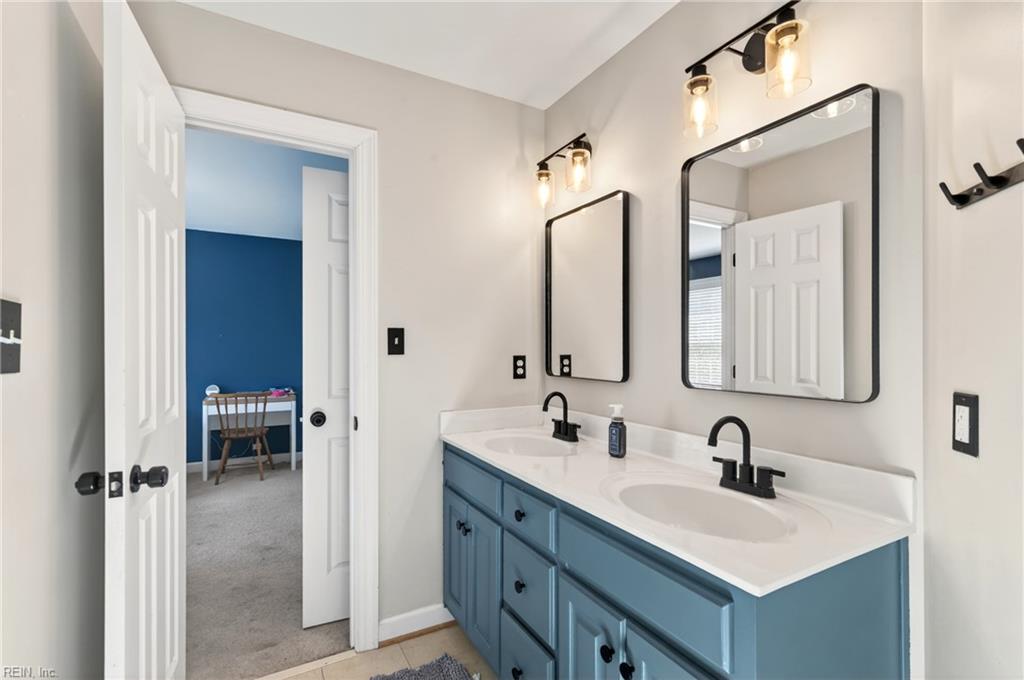 110 Collington Run Yorktown VA 23693
