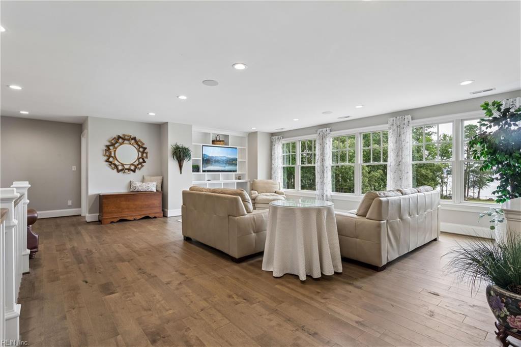 1493 John Tyler Highway Williamsburg VA 23185