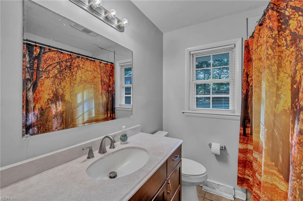 101 Carol Drive Yorktown VA 23692