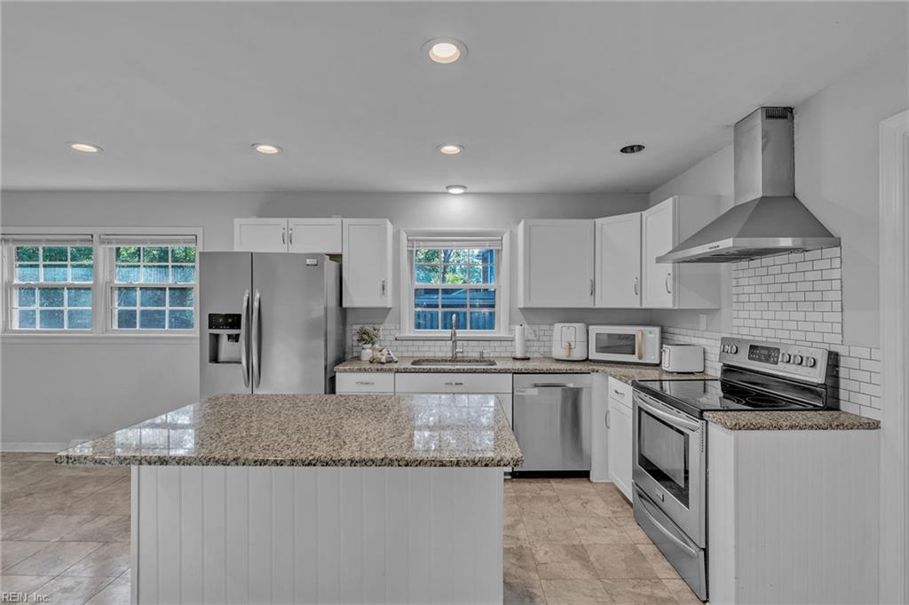 101 Carol Drive Yorktown VA 23692