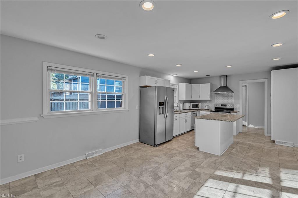 101 Carol Drive Yorktown VA 23692
