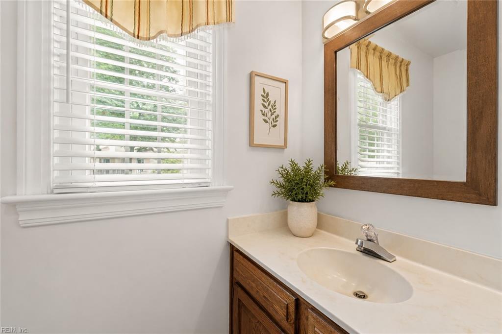 933 Lockspur Crescent Newport News VA 23608