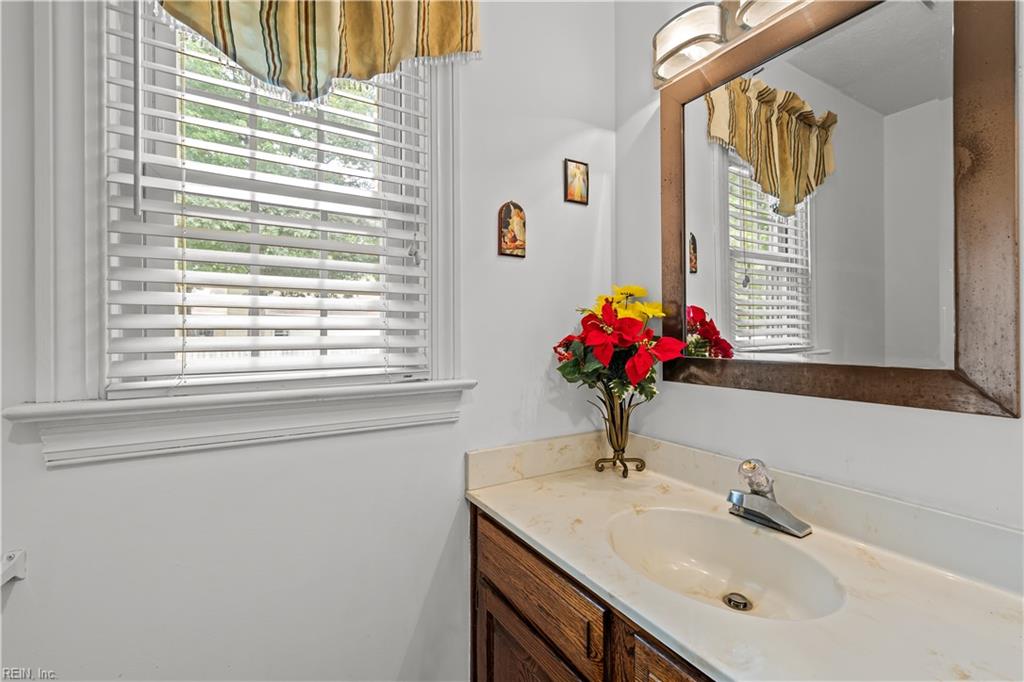 933 Lockspur Crescent Newport News VA 23608