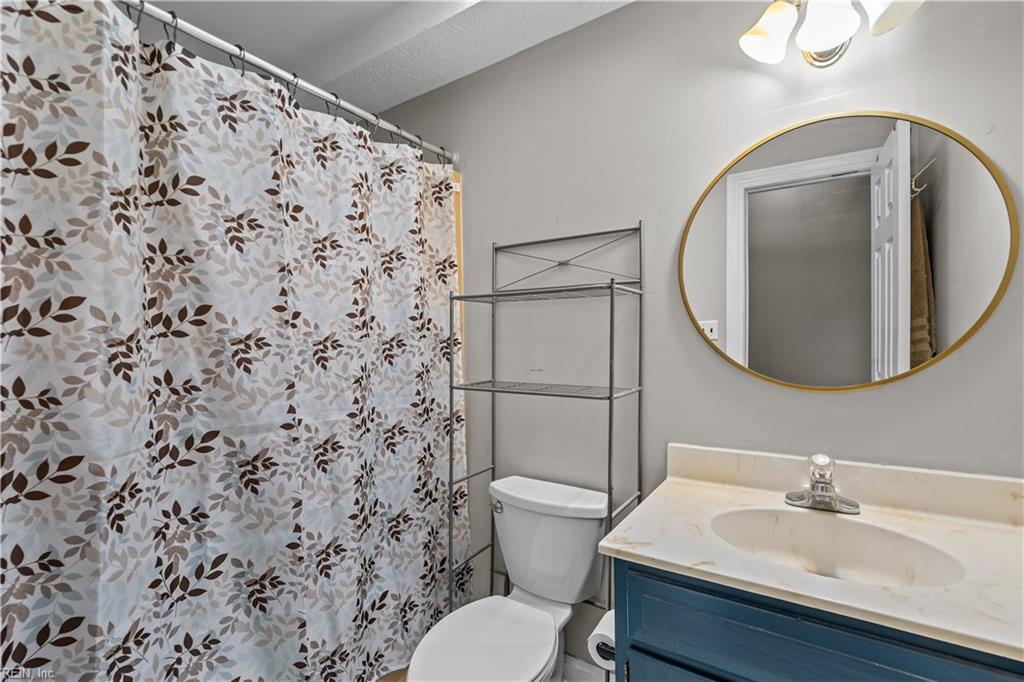 933 Lockspur Crescent Newport News VA 23608