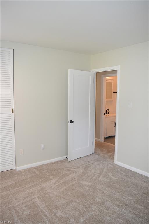 725 Roslyn Road Newport News VA 23601