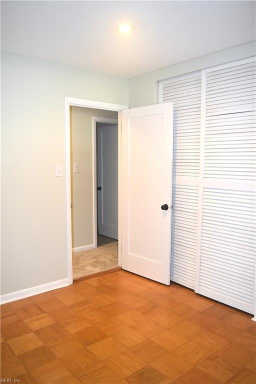 725 Roslyn Road Newport News VA 23601