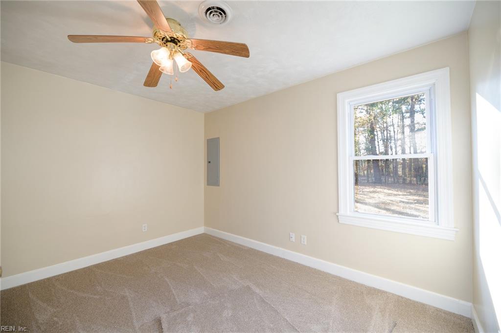 119 Edith Lane Yorktown VA 23692