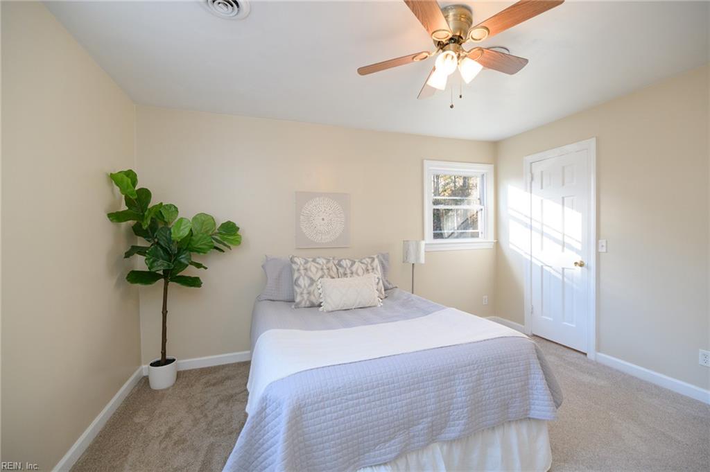 119 Edith Lane Yorktown VA 23692