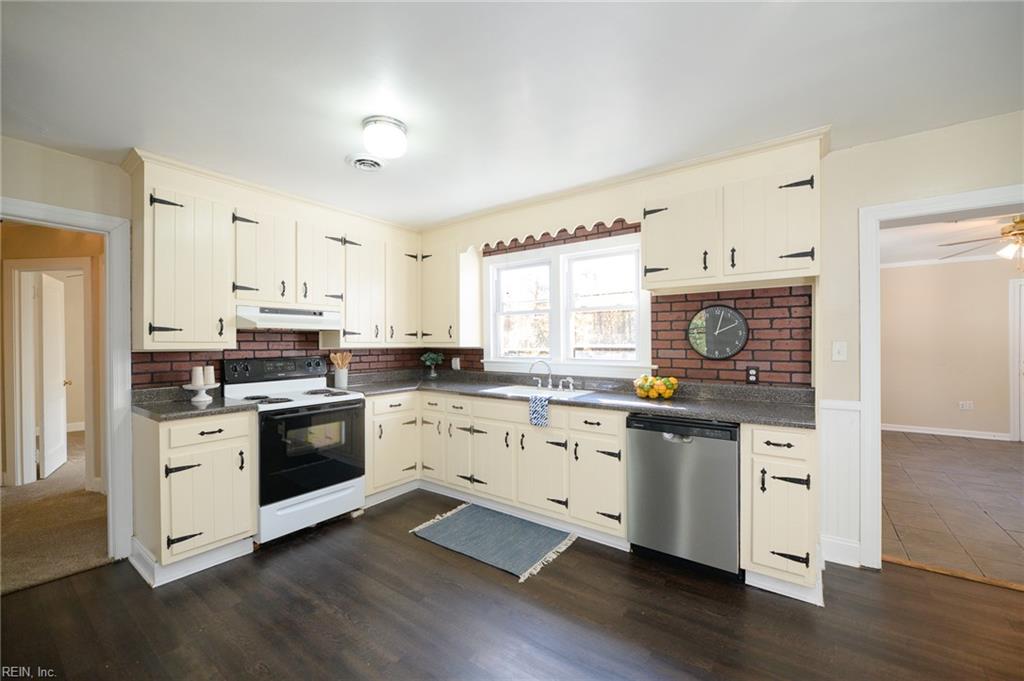 119 Edith Lane Yorktown VA 23692