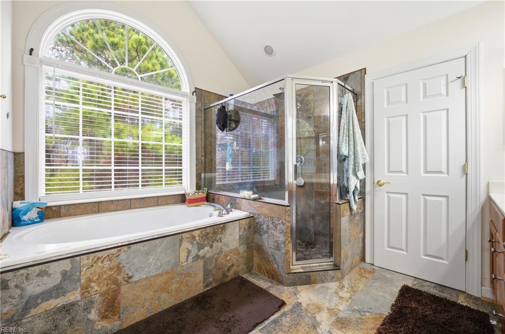 105 Overlook Point Yorktown VA 23693