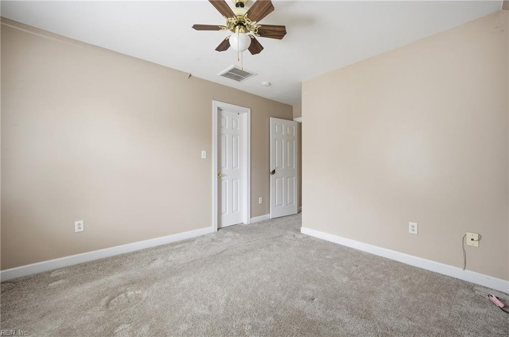 105 Overlook Point Yorktown VA 23693