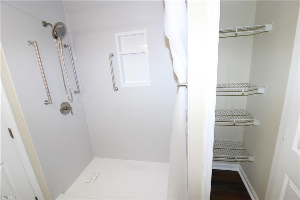 6 Snidow Boulevard Newport News VA 23608