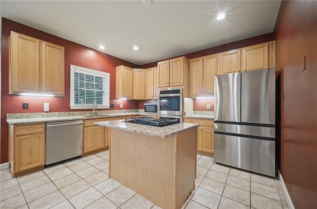 105 Meredith Way Williamsburg VA 23185