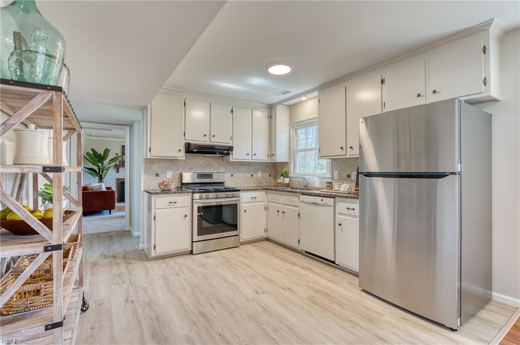 111 Melody Lane Yorktown VA 23692