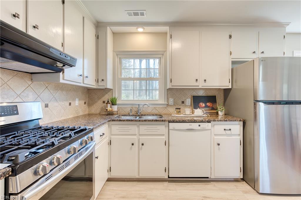 111 Melody Lane Yorktown VA 23692