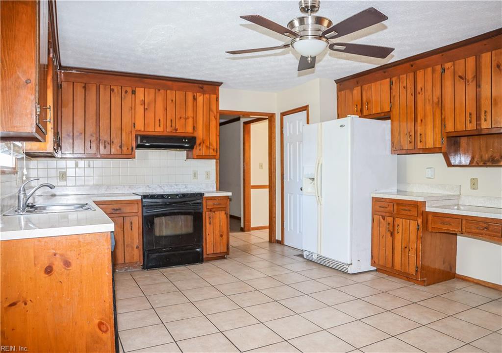 113 King Forest Lane Newport News VA 23608