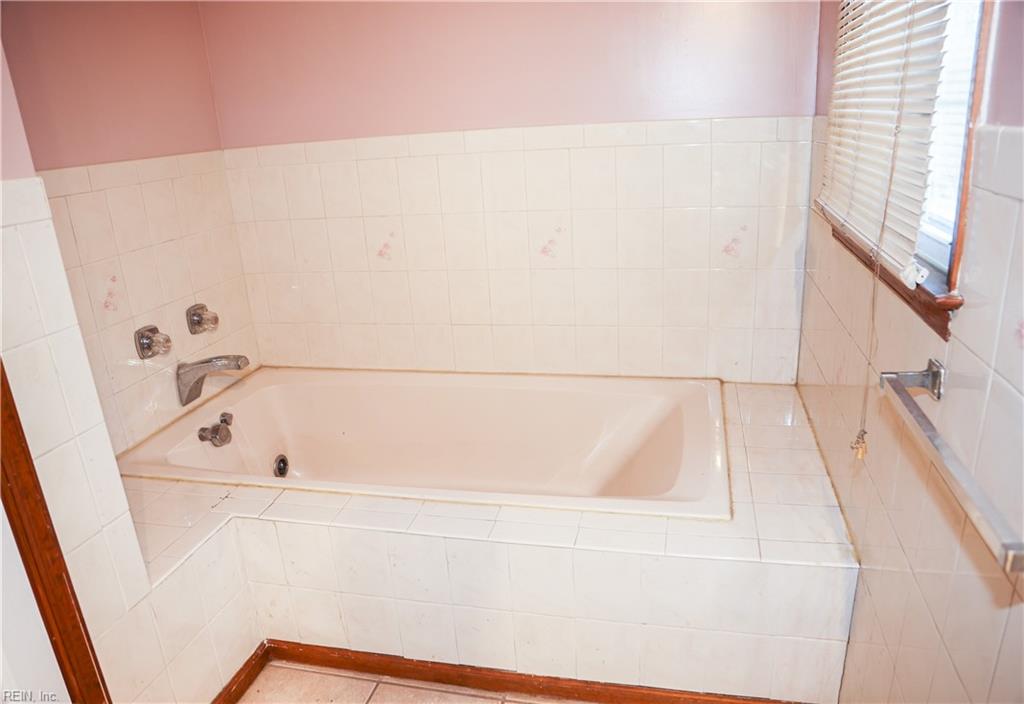 113 King Forest Lane Newport News VA 23608
