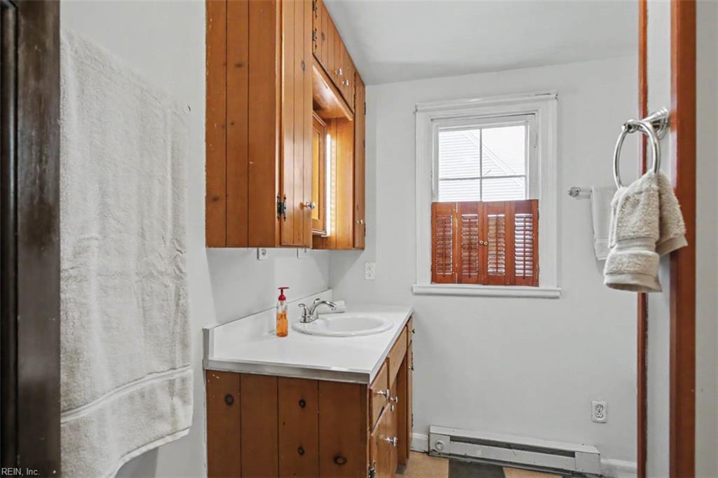 58 Hopkins Street Newport News VA 23601