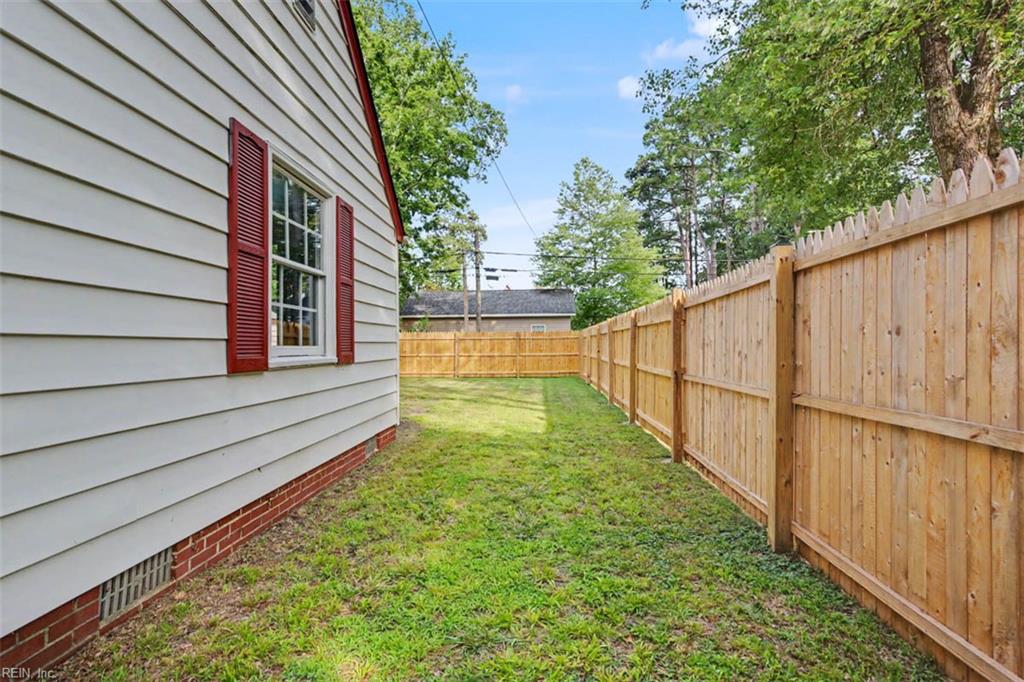 58 Hopkins Street Newport News VA 23601