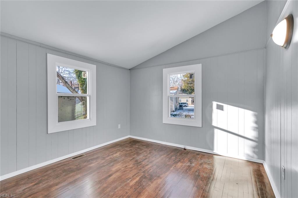 1004 E Russell Court Newport News VA 23605