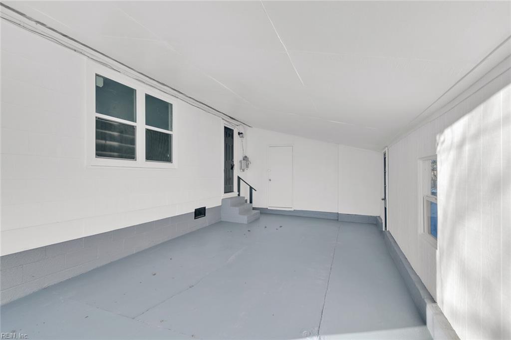 1004 E Russell Court Newport News VA 23605