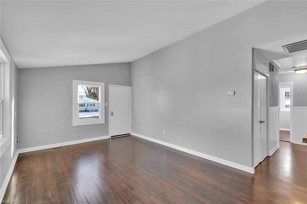 1004 E Russell Court Newport News VA 23605