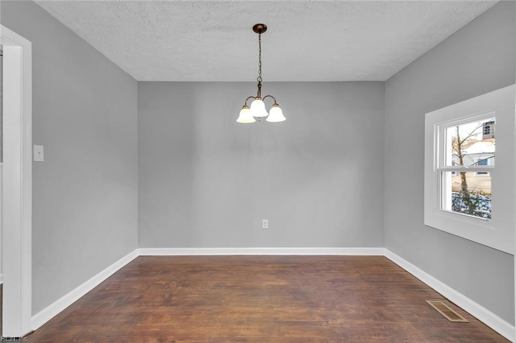 1004 E Russell Court Newport News VA 23605