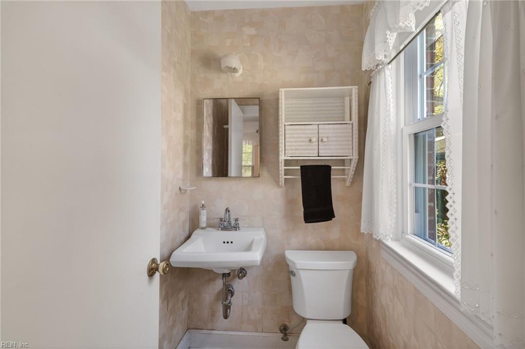 317 Central Parkway Newport News VA 23606