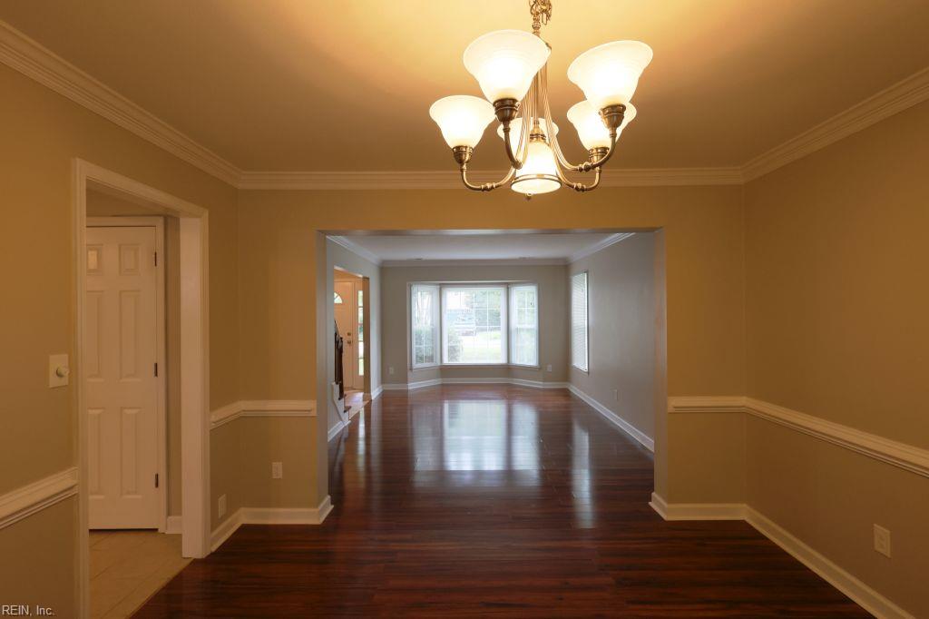302 Peachtree Lane Yorktown VA 23693