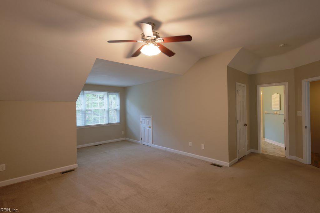 302 Peachtree Lane Yorktown VA 23693