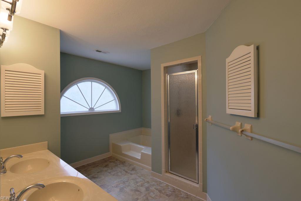 302 Peachtree Lane Yorktown VA 23693