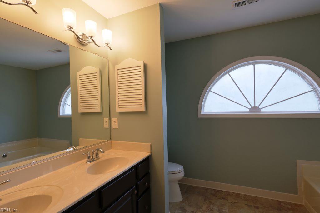 302 Peachtree Lane Yorktown VA 23693
