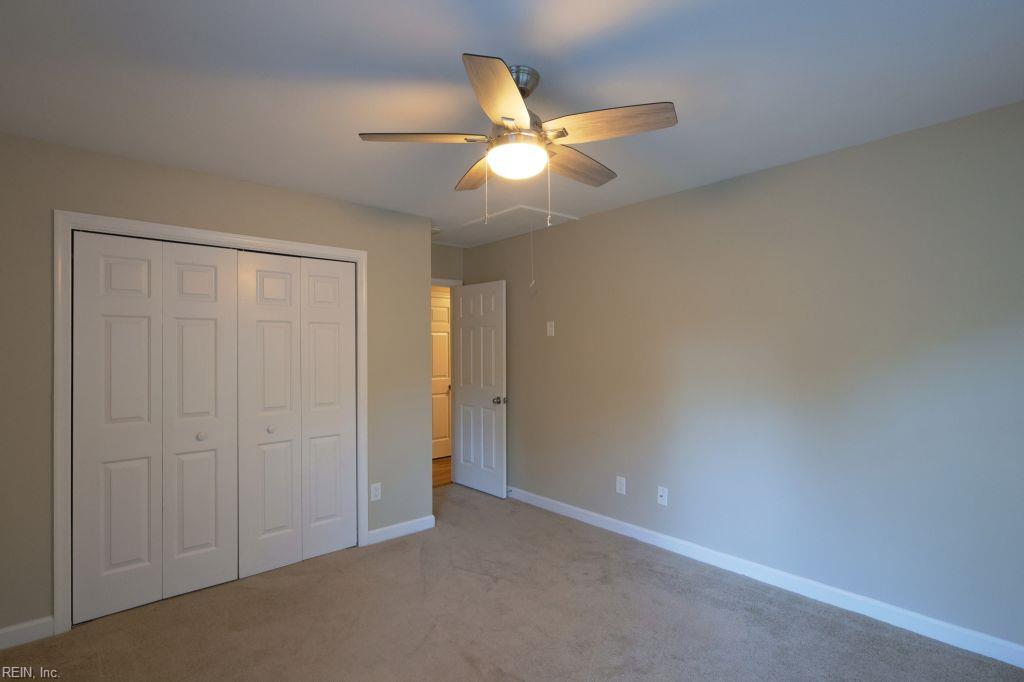302 Peachtree Lane Yorktown VA 23693