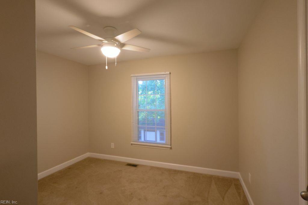 302 Peachtree Lane Yorktown VA 23693