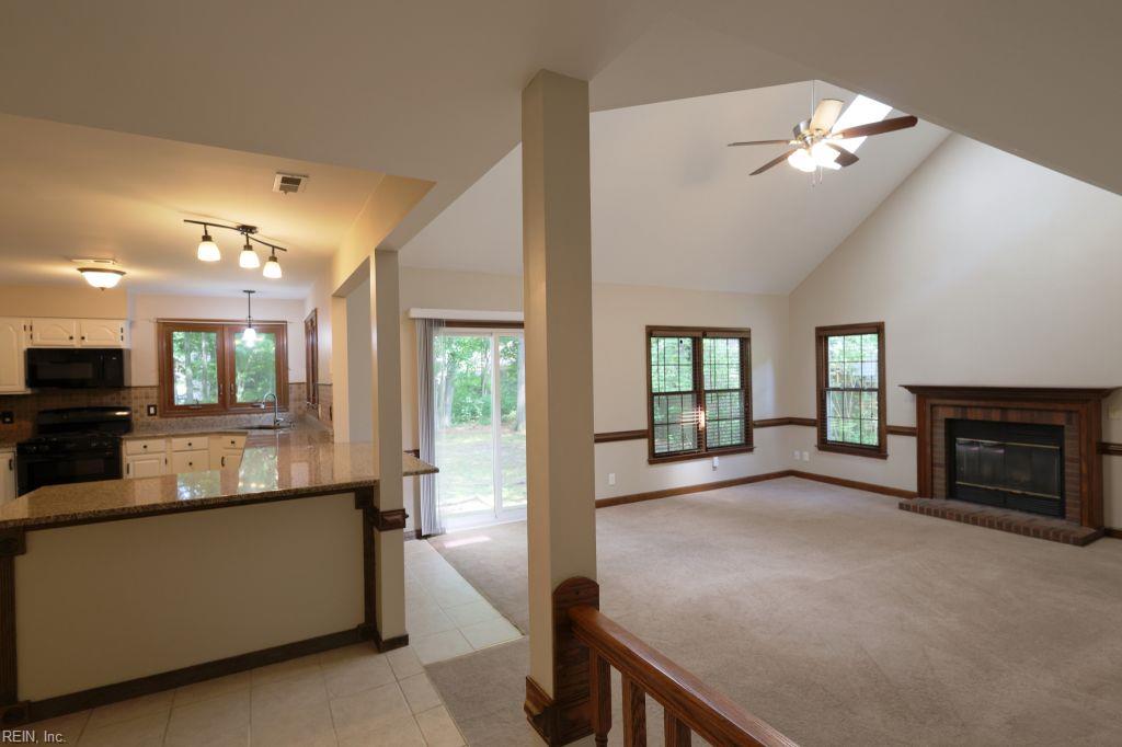 302 Peachtree Lane Yorktown VA 23693