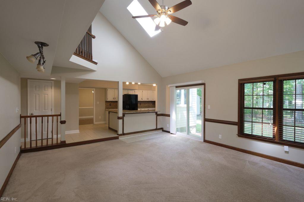302 Peachtree Lane Yorktown VA 23693