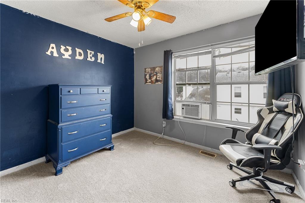854 Wilderness Way Newport News VA 23608