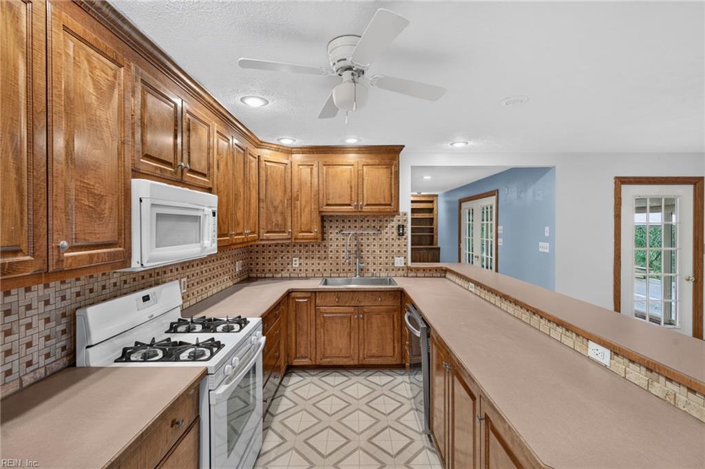 8139 Manor Drive Gloucester VA 23061