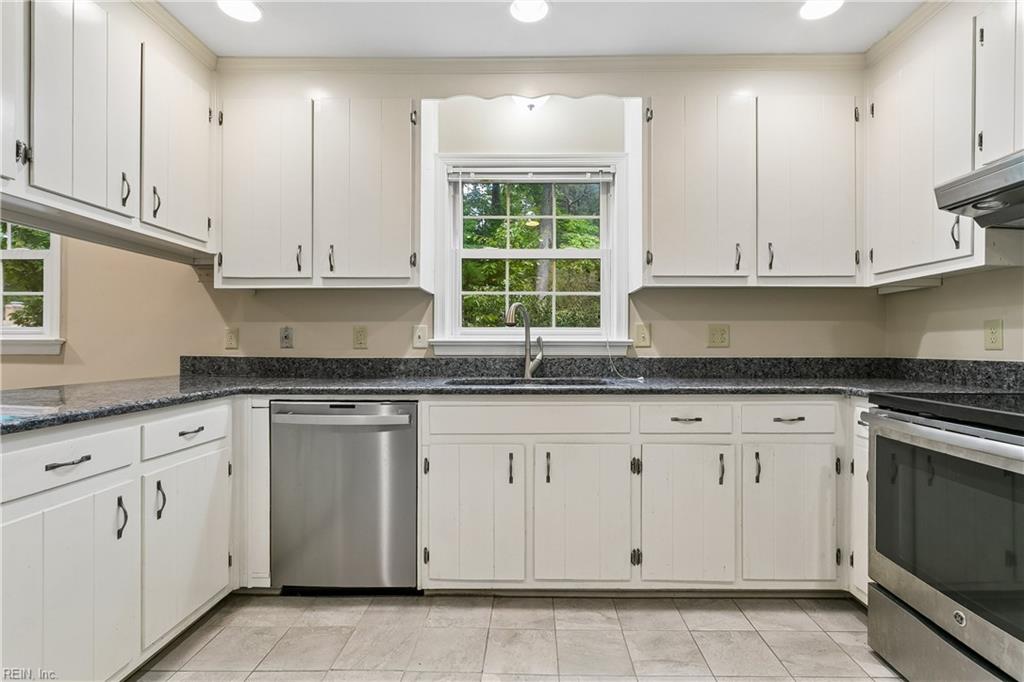 173 Laurent Circle Newport News VA 23608