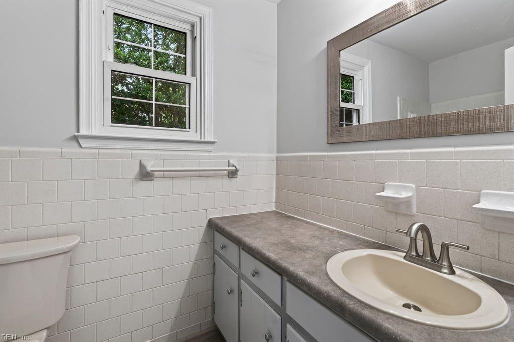 536 Quarterfield Road Newport News VA 23602