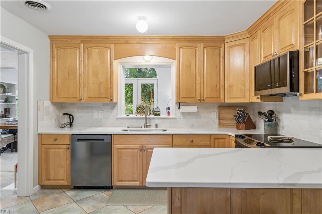 203 Bayview Drive Yorktown VA 23692